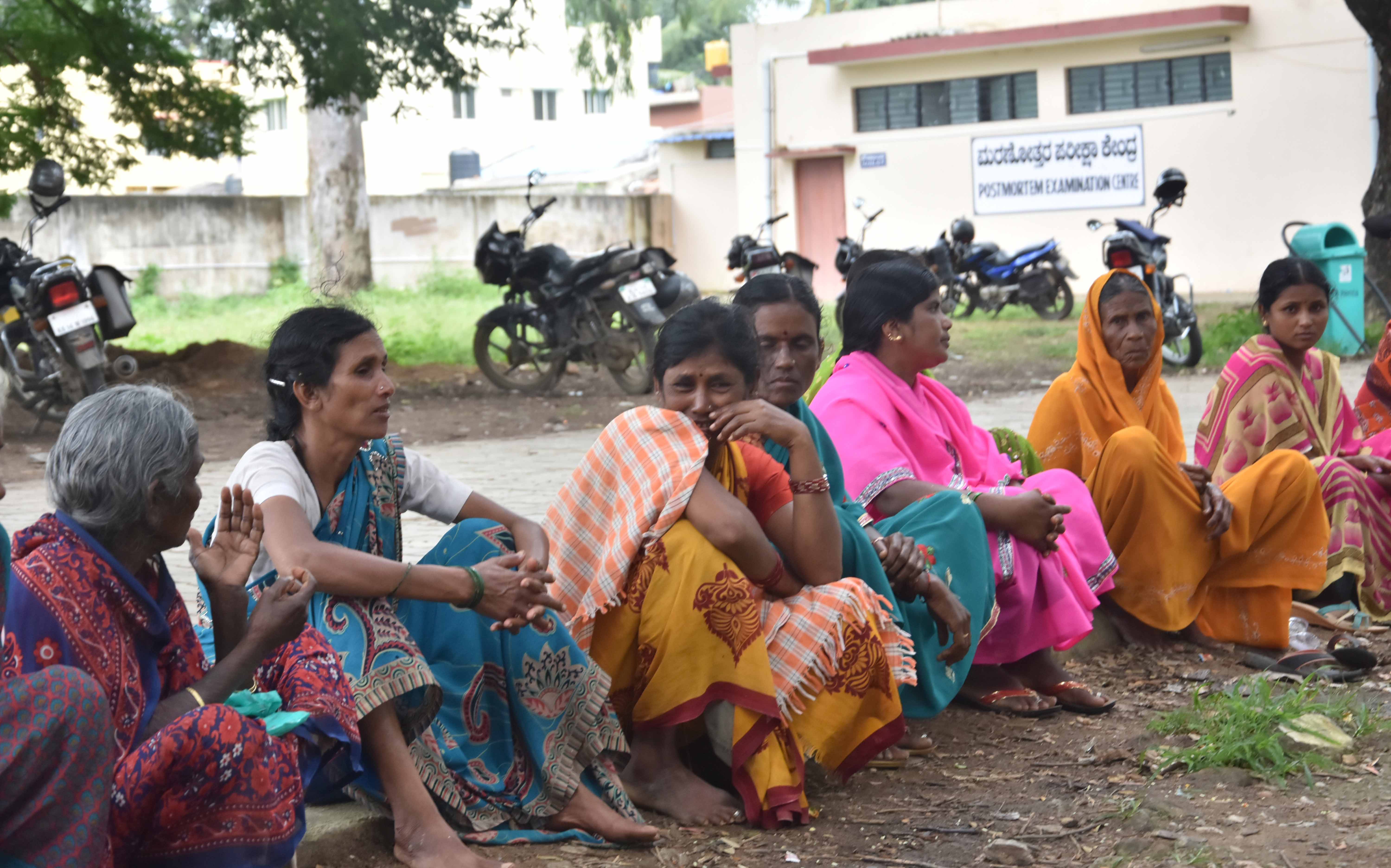 ಶಿವಮೊಗ್ಗ ಮ್ಯಾನ್‌ಹೋಲ್ ದುರಂತ: ಮೃತರ ಕುಟುಂಬಗಳಿಗೆ ತಲಾ 14.12 ಲಕ್ಷ ರೂ. ಪರಿಹಾರ ವಿತರಣೆ