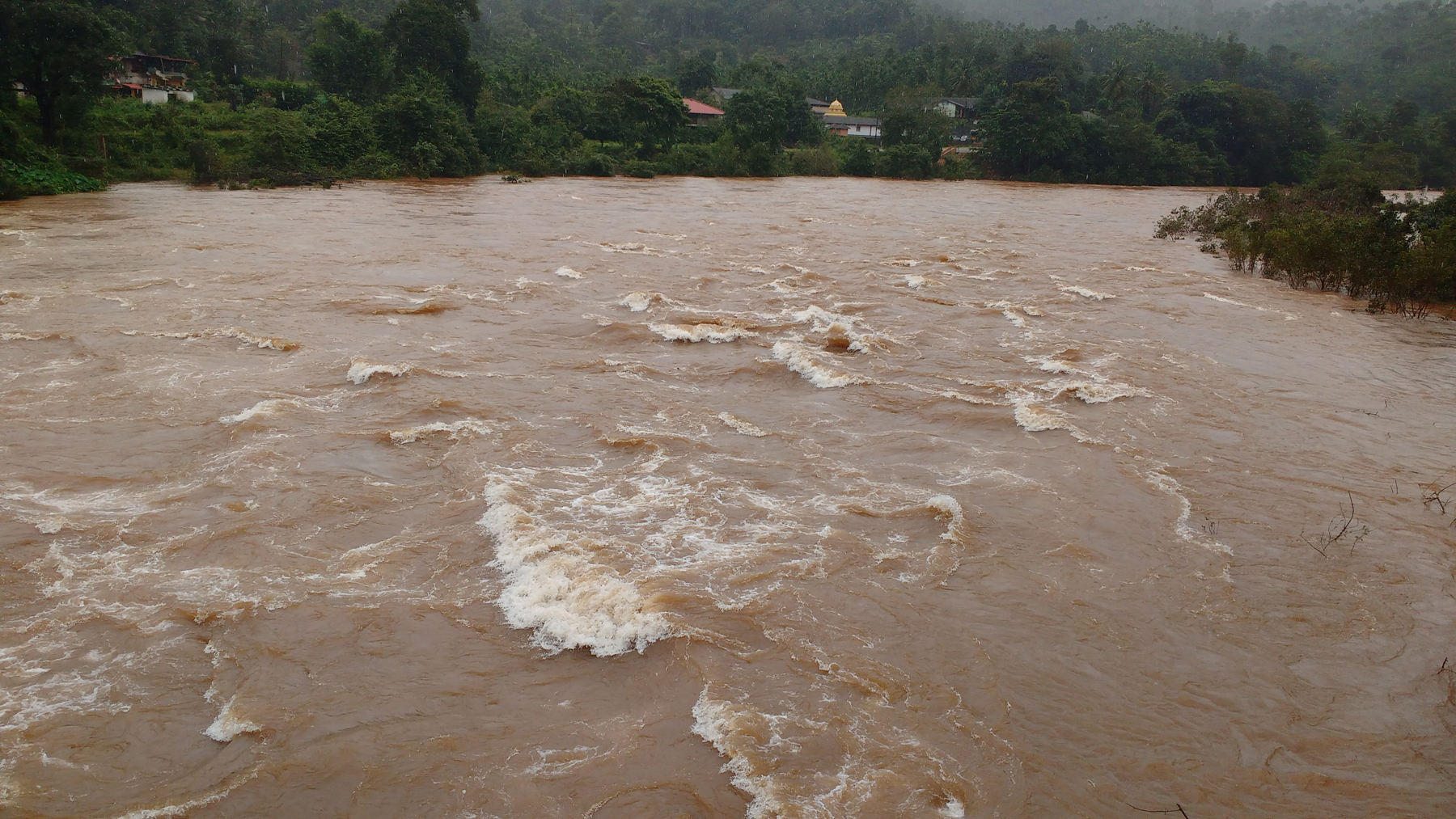 ಕಳಸ: ಭಾರೀ ಮಳೆಗೆ ಮತ್ತೆ ಮುಳುಗಿದ ಹೆಬ್ಬಾಳೆ ಸೇತುವೆ