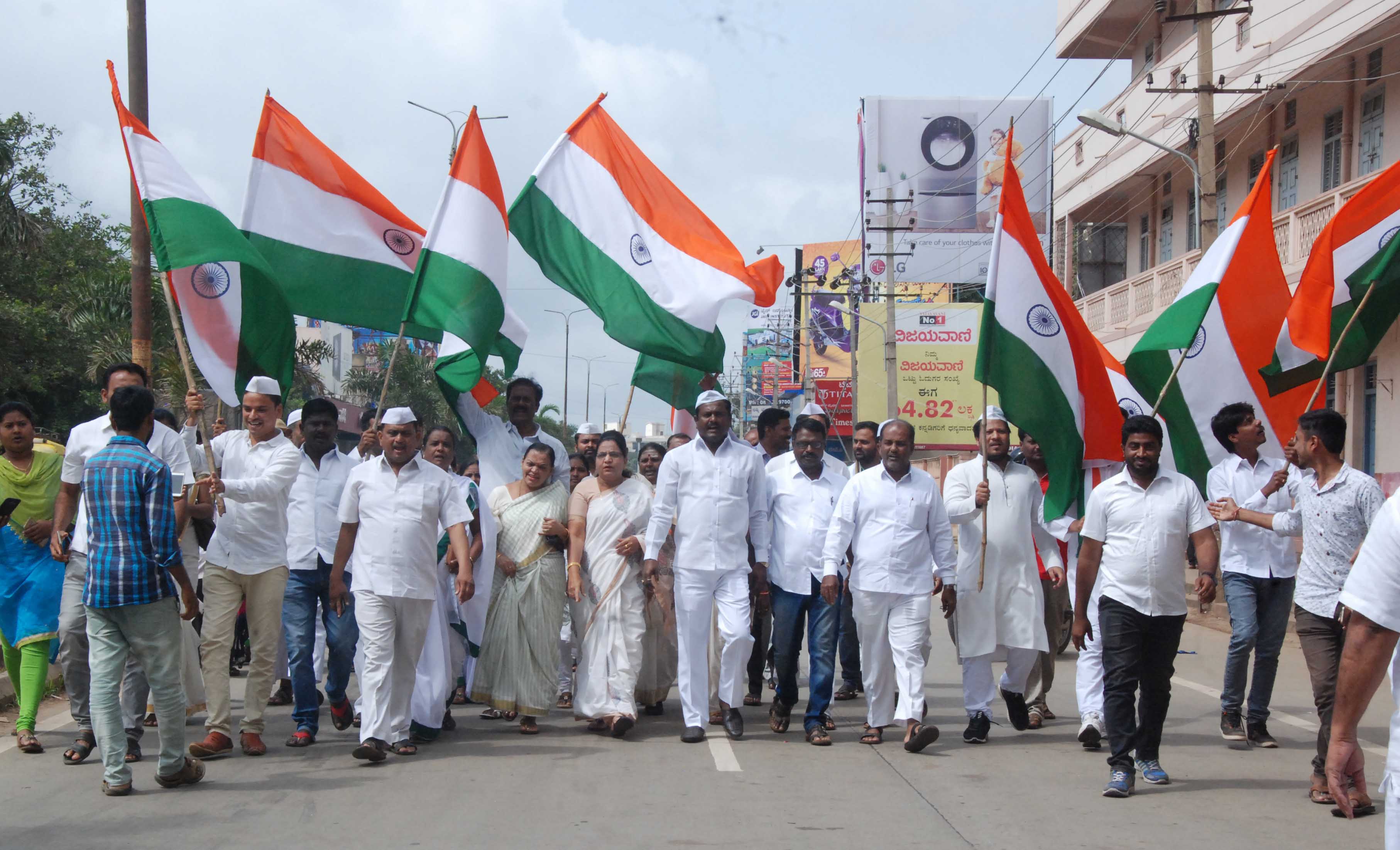 ದಾವಣಗೆರೆ: ಕಾಂಗ್ರೆಸ್ ವತಿಯಿಂದ ಕ್ವಿಟ್ ಇಂಡಿಯಾ ಚಳವಳಿ 76ನೇ ವರ್ಷಾಚರಣೆ