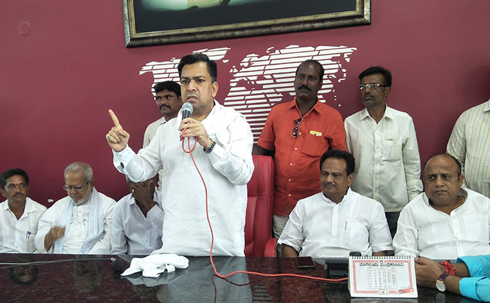 ಧೈರ್ಯ, ನಿಷ್ಠೆ, ಪ್ರಾಮಾಣಿಕವಾಗಿರುವವರಿಗೆ ಕಾಂಗ್ರೆಸ್ ಟಿಕೇಟ್: ಮಾಜಿ ಶಾಸಕ ಅನ್ಸಾರಿ