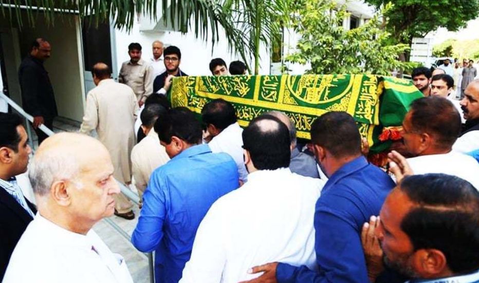 ಕುಲ್ಸೂಮ್ ಅಂತ್ಯಸಂಸ್ಕಾರದಲ್ಲಿ ಸಾವಿರಾರು ಜನರು ಭಾಗಿ