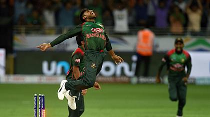 ಸೋಲಿನ ದವಡೆಗೆ ಸಿಲುಕಿದ ಶ್ರೀಲಂಕಾ