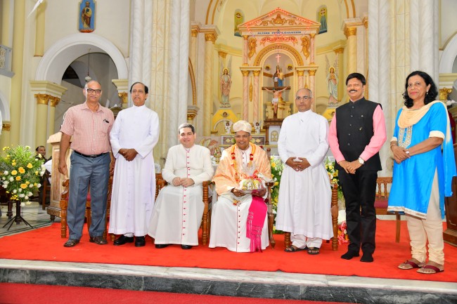 ಮಂಗಳೂರು: ಕೆಥೆಡ್ರಲ್‌ನಲ್ಲಿ ನೂತನ ಧರ್ಮಾಧ್ಯಕ್ಷರ ಪ್ರಥಮ ಬಲಿಪೂಜೆ