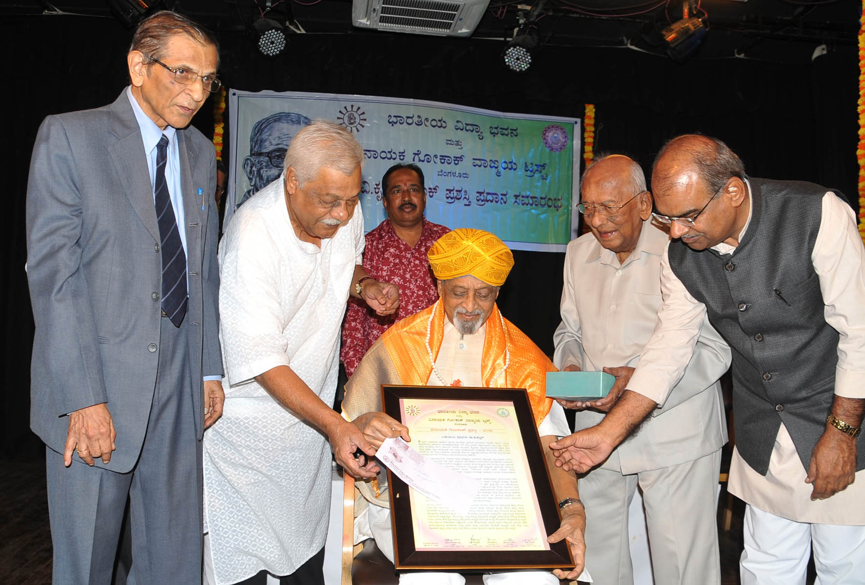 ಸಾಹಿತ್ಯ ಕ್ಷೇತ್ರದಲ್ಲಿ ನಿವೃತ್ತಿಯಿಲ್ಲ: ಭಾಷಾ ಶಾಸ್ತ್ರಜ್ಞ ಡಾ.ಷ.ಶೆಟ್ಟರ್