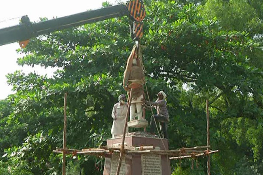 ಉತ್ತರ ಪ್ರದೇಶ: ಕುಂಭಮೇಳಕ್ಕಾಗಿ ನೆಹರೂ ಪ್ರತಿಮೆ ಎತ್ತಂಗಡಿ