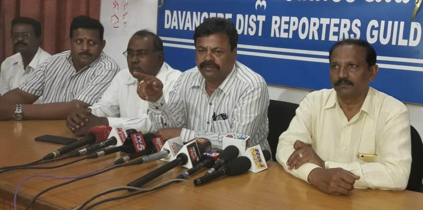 ಆಂತರಿಕ ಕಚ್ಚಾಟದಿಂದಲೇ ಸಮ್ಮಿಶ್ರ ಸರ್ಕಾರ ಪತನವಾಗುತ್ತದೆ: ಶಾಸಕ ಎಂ.ಪಿ ರೇಣುಕಾಚಾರ್ಯ