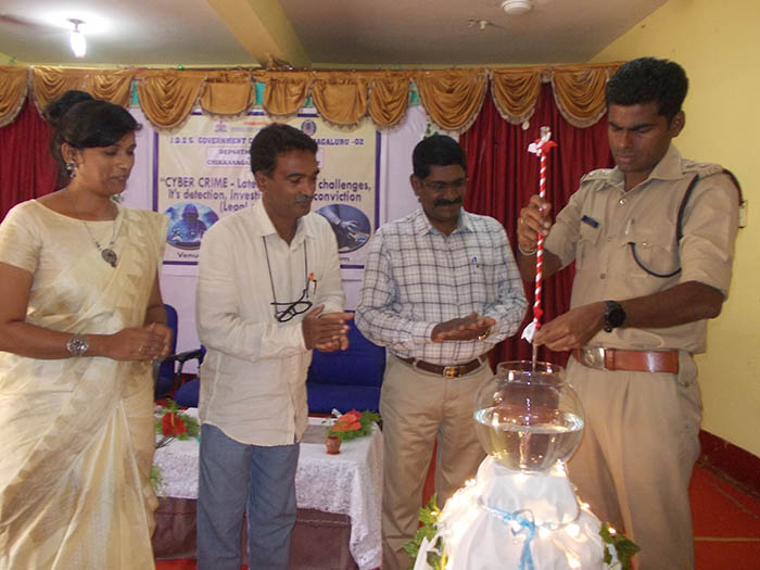 ಜಾಲತಾಣಗಳಲ್ಲಿ ಖಾಸಗಿ ಸಂಗತಿ ಬಿಚ್ಚಿಡುವುದರಿಂದ ಸೈಬರ್ ಅಪರಾಧಗಳು ಹೆಚ್ಚು: ಎಸ್ಪಿ ಅಣ್ಣಾಮಲೈ