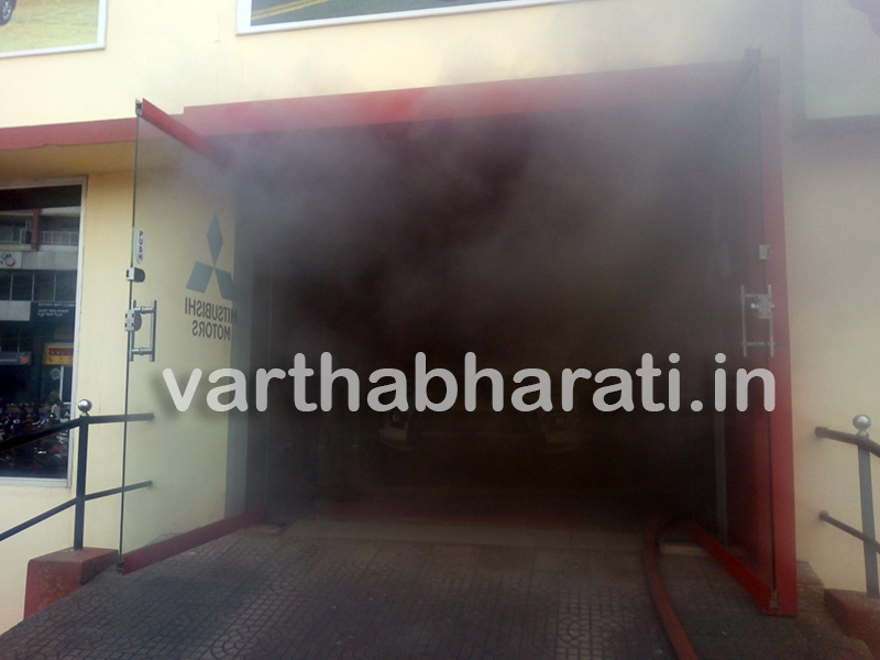 ಮಂಗಳೂರು: ಕಾರು ಶೋರೂಂನಲ್ಲಿ ಅಗ್ನಿ ಆಕಸ್ಮಿಕ