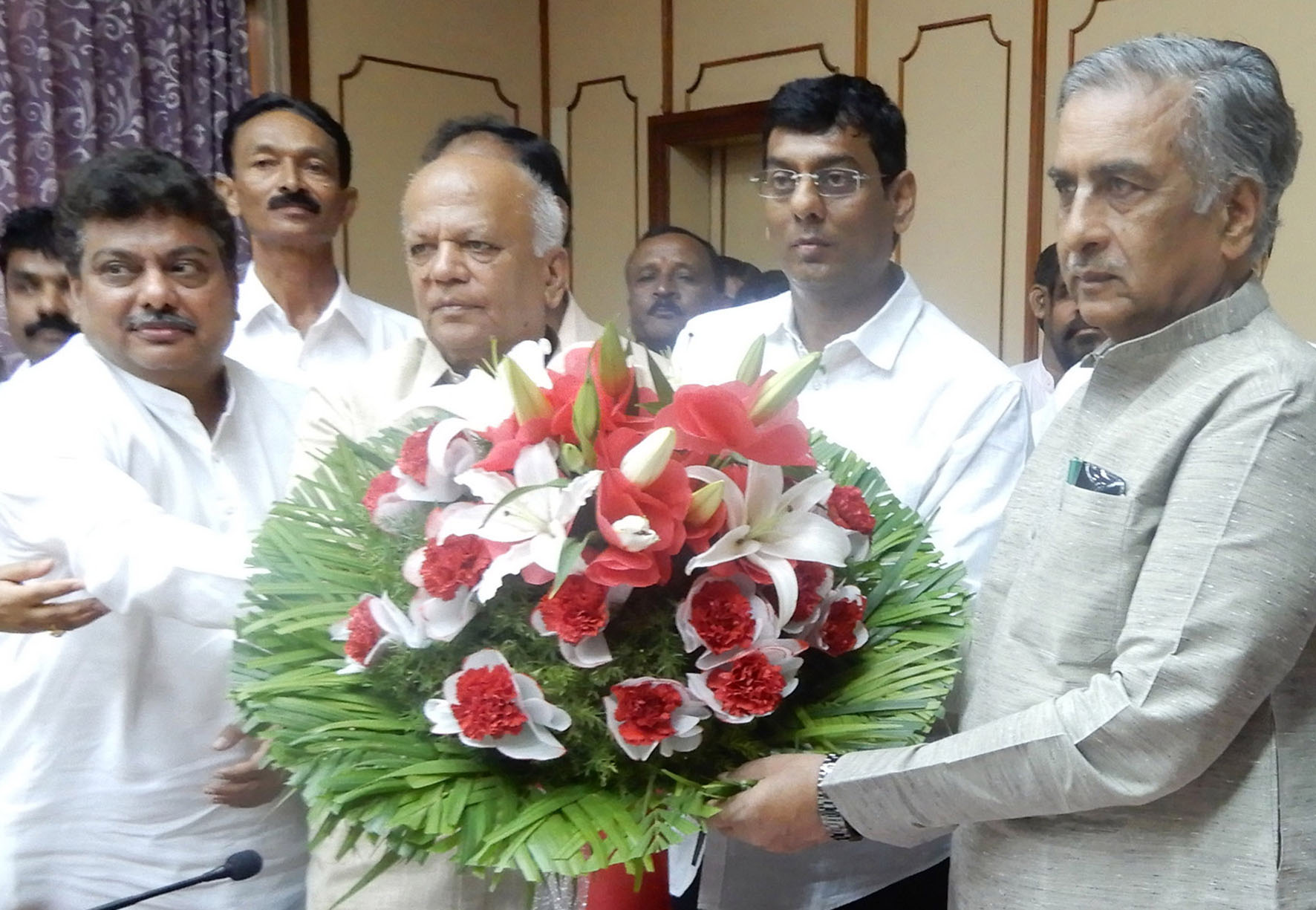 ವಿಧಾನ ಪರಿಷತ್ ನೂತನ ಸದಸ್ಯರಾಗಿ ಸುನಿಲ್‌ಗೌಡ ಪಾಟೀಲ್ ಪ್ರಮಾಣ ವಚನ