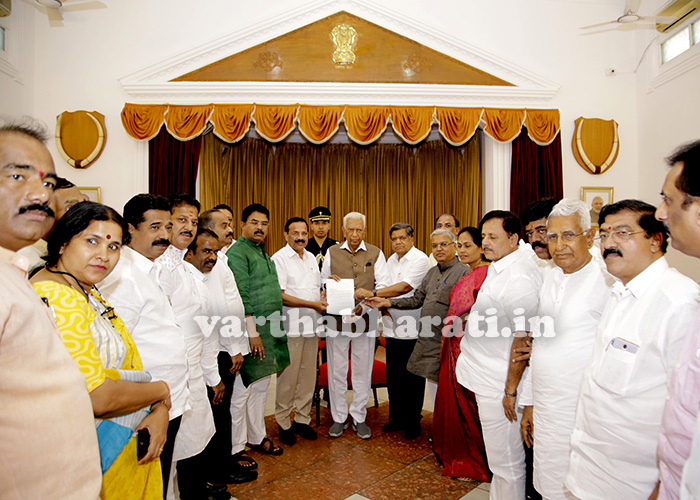 ಮೈತ್ರಿ ಸರಕಾರ ವಜಾಕ್ಕೆ ರಾಷ್ಟ್ರಪತಿಗೆ ಶಿಫಾರಸು ಮಾಡಲು ರಾಜ್ಯಪಾಲರಿಗೆ ಬಿಜೆಪಿ ಮನವಿ