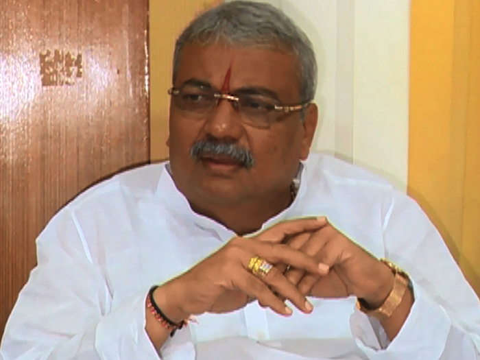 ಅಭಿವೃದ್ಧಿ ಕಾರ್ಯಗಳಿಗಿಂತ ಹೆಚ್ಚಾಗಿ ರಾಜಕಾರಣದಲ್ಲಿ ತೊಡಗಿರುವ ಕುಮಾರಸ್ವಾಮಿ