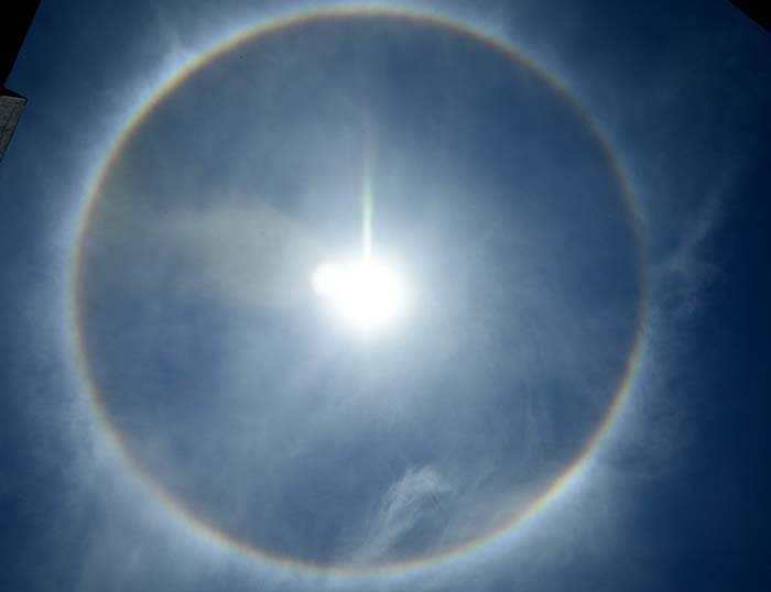 ಕಣ್ಮನ ಸೆಳೆದ ಸೂರ್ಯನ ಸುತ್ತ ವೃತ್ತಾಕಾರದ ಕಾಮನಬಿಲ್ಲು: ಖಗೋಳ ವಿಸ್ಮಯಕ್ಕೆ ಬೆರಗಾದ ಶಿವಮೊಗ್ಗ ನಾಗರಿಕರು