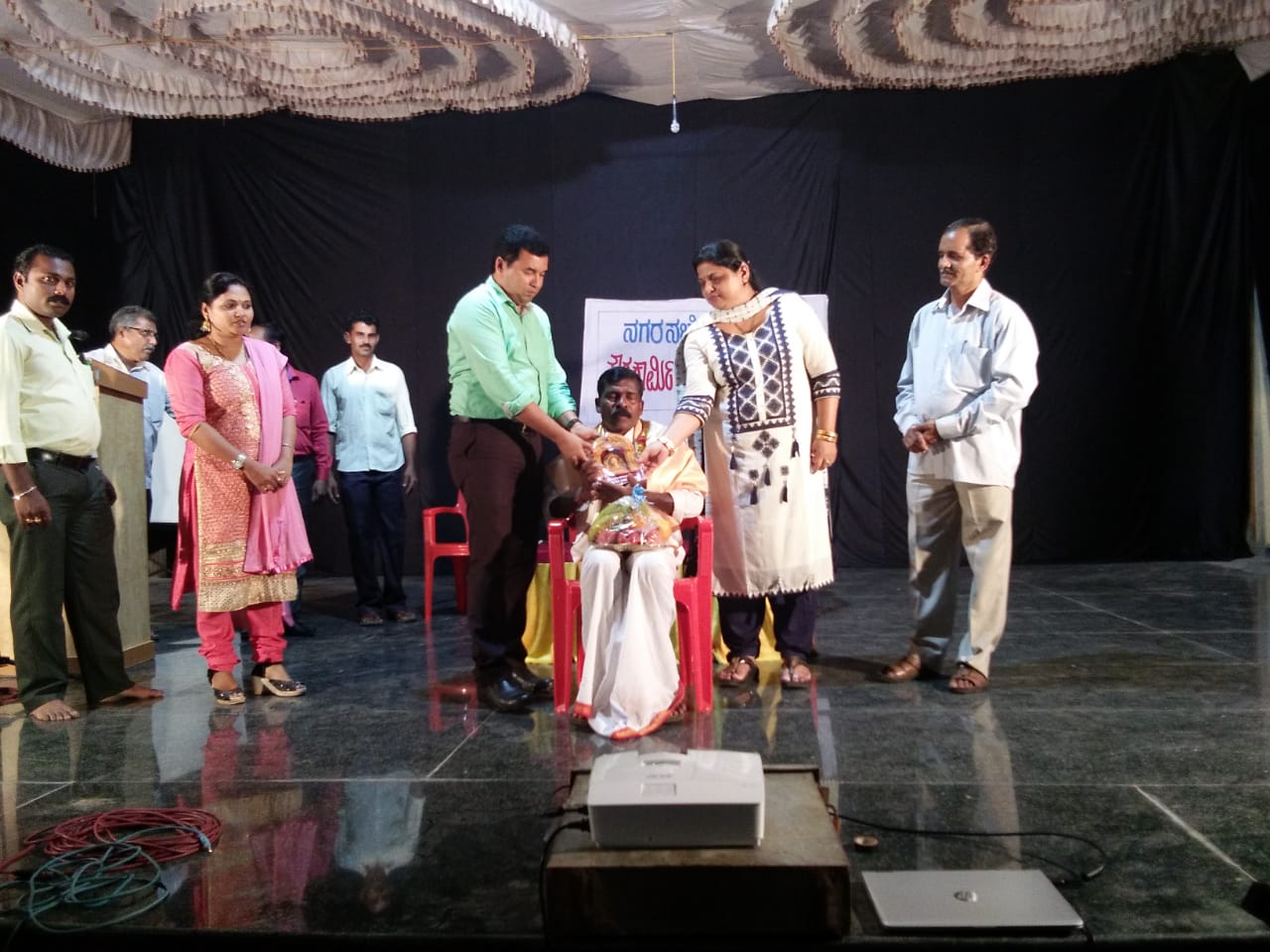 ನಗರ ಸ್ವಚ್ಛತೆಯಲ್ಲಿ ಪೌರಕಾರ್ಮಿಕರ ಶ್ರಮವಿದೆ :ಎ.ಸಿ.ಕೃಷ್ಣಮೂರ್ತಿ