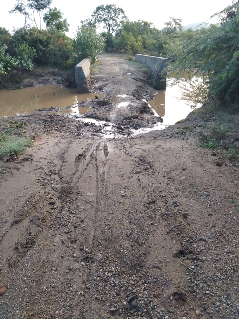 ಹನೂರು: ಮಳೆಗಾಲದಲ್ಲಿ ಕೆಸರು ಗದ್ದೆಯಂತಾಗುವ ಒಂಟಮಾಲಪುರ ರಸ್ತೆ