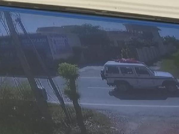 ಮಹಿಳೆಗೆ ಜೀಪಿನ ಮೇಲೆ ಕುಳಿತುಕೊಳ್ಳುವ ಶಿಕ್ಷೆ ನೀಡಿದ ಪೊಲೀಸರು!