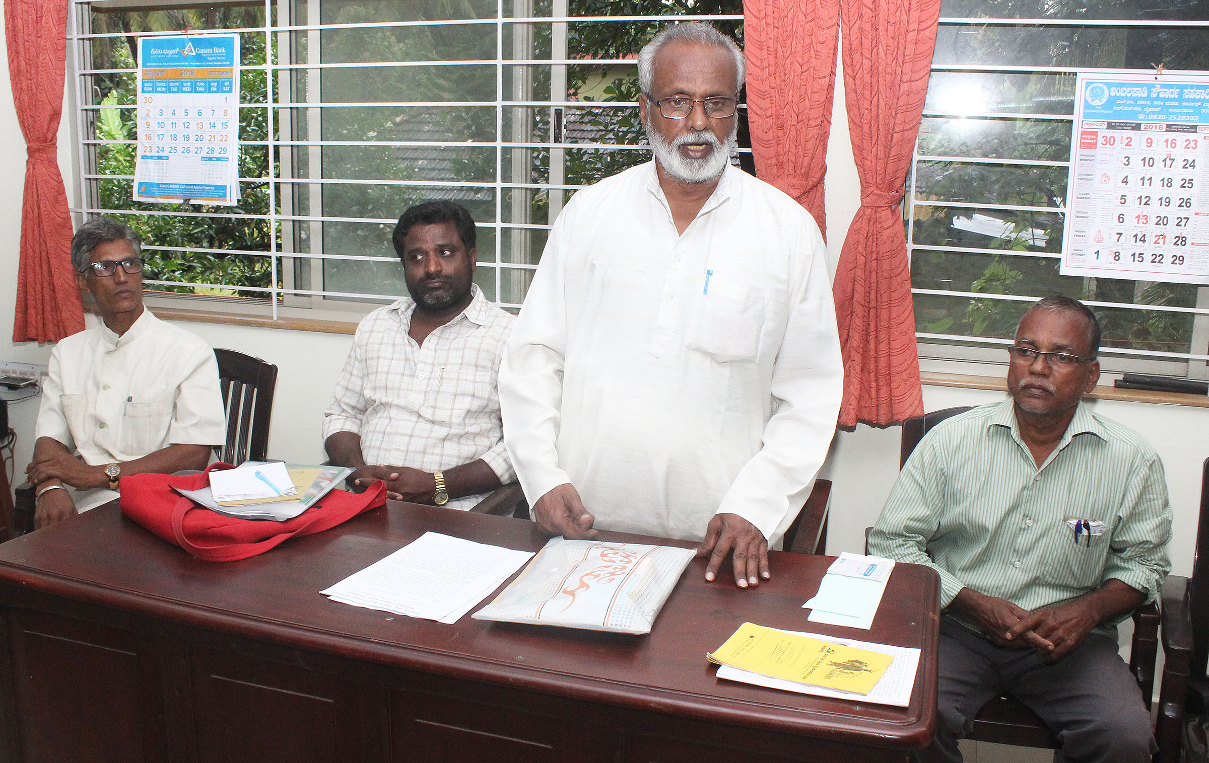 ಹಾಸ್ಟೆಲ್ ಮಕ್ಕಳ ಸಂಖ್ಯಾನುಗುಣವಾಗಿ ಸಿಬ್ಬಂದಿಗಳ ನೇಮಕ: ನಿತ್ಯಾನಂದ ಸ್ವಾಮಿ ಆಗ್ರಹ