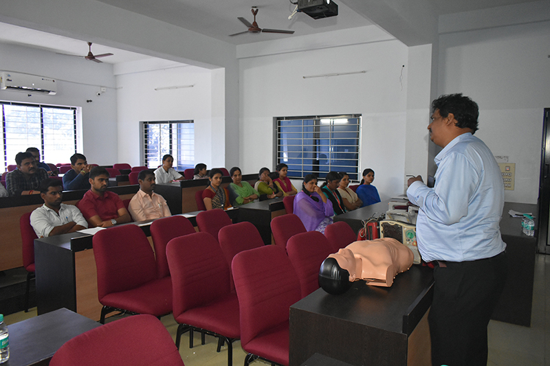 ಮಂಗಳೂರು: ವಿಕಾಸ್ ಕಾಲೇಜಿನಲ್ಲಿ ಜೀವ ರಕ್ಷಣೆಯ ಕಾರ್ಯಾಗಾರ