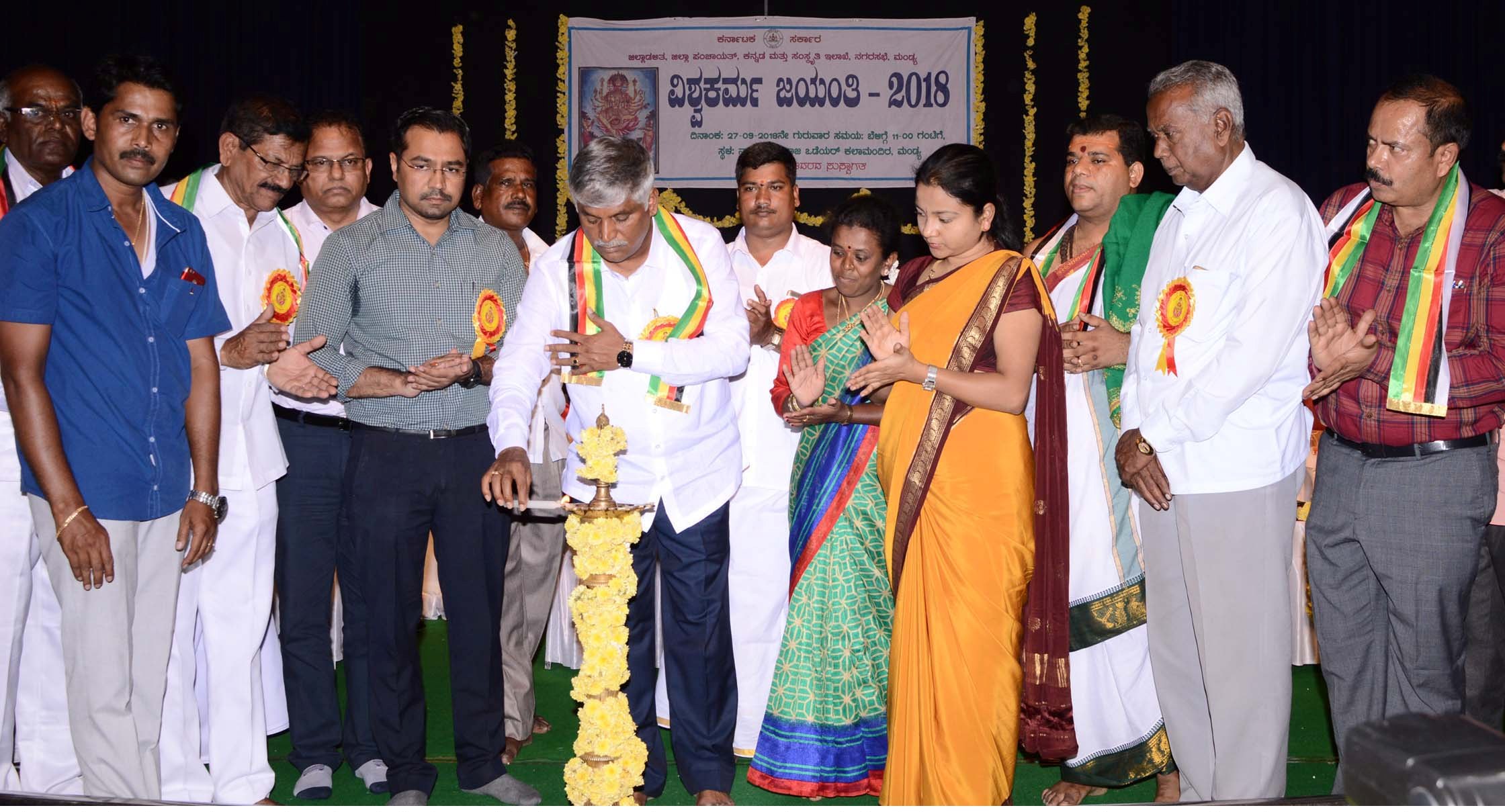 ವಿಶ್ವಕರ್ಮ ಸಮುದಾಯಕ್ಕೆ ಅಗತ್ಯ ನೆರವು: ಸಚಿವ ಪುಟ್ಟರಾಜು ಭರವಸೆ