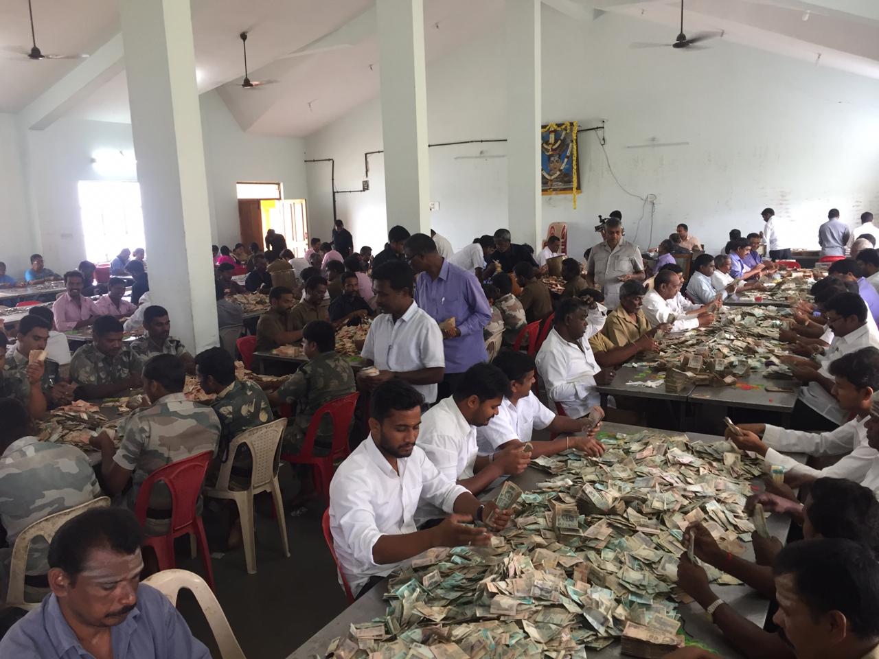 ಹನೂರು: ಮಲೆಮಹದೇಶ್ವರ ಬೆಟ್ಟದ ಹುಂಡಿ ಎಣಿಕೆ; 87 ಲಕ್ಷ ರೂ. ಸಂಗ್ರಹ