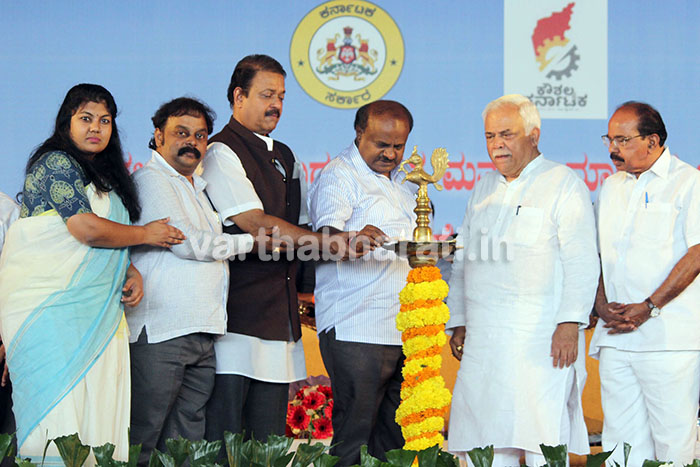 ದುಡಿಯಲು ಇಚ್ಛಿಸುವ ಕೈಗಳಿಗೆ ಉದ್ಯೋಗ ಕೊಡಿಸುವುದಕ್ಕಿಂತ ಶ್ರೇಷ್ಠ ಕೆಲಸ ಮತ್ತೊಂದಿಲ್ಲ: ಸಿಎಂ ಕುಮಾರಸ್ವಾಮಿ