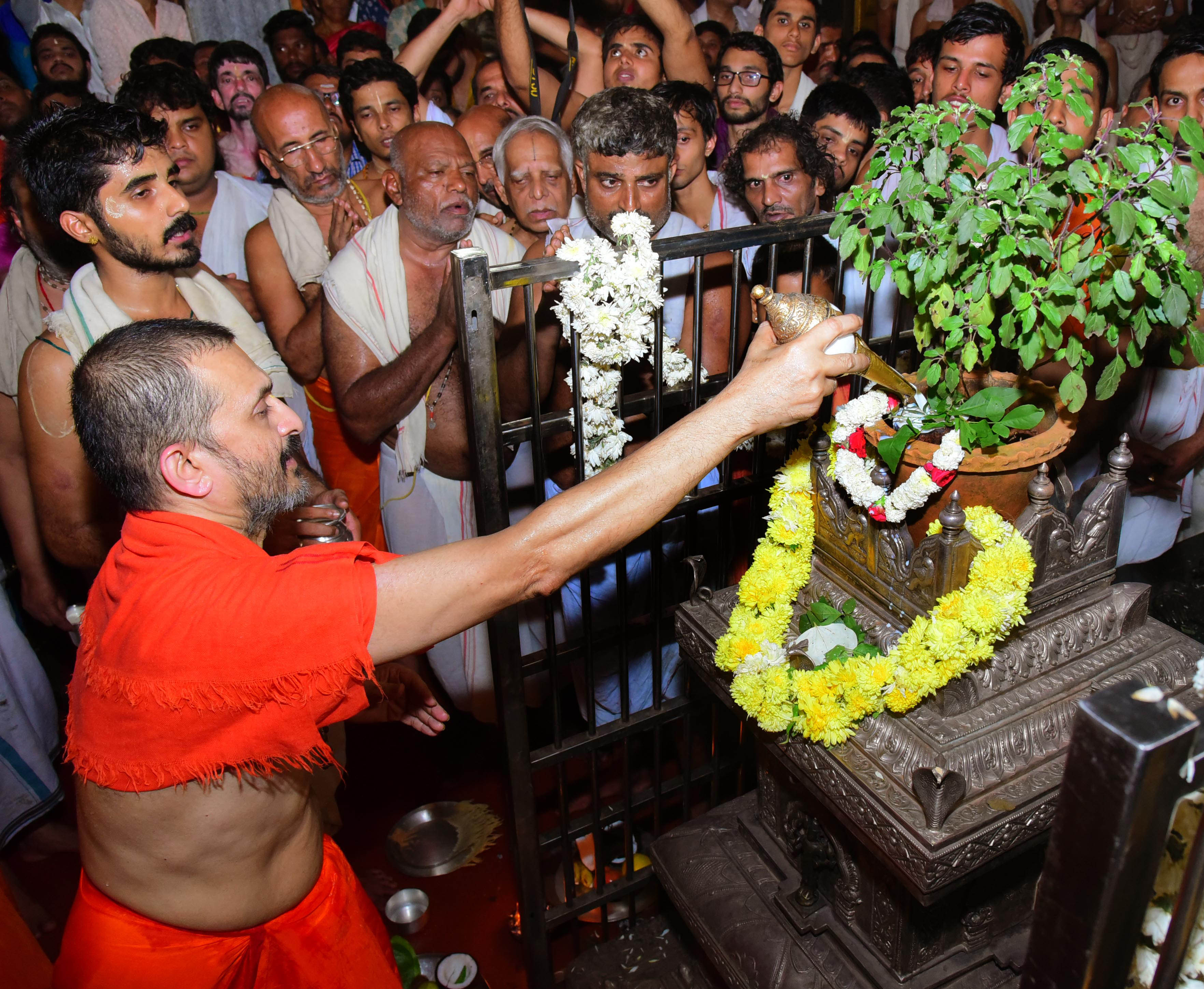 ಉಡುಪಿ: ಜನಸಾಗರದ ಮಧ್ಯೆ ನಡೆದ ಶ್ರೀಕೃಷ್ಣ ಲೀಲೋತ್ಸವ