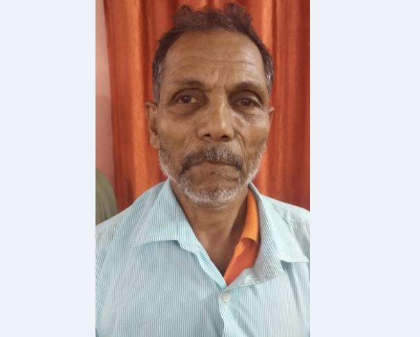 ರಾಶಿ ರಾಶಿ ಸಾಮಾಗ್ರಿ ಬಂದರೂ ಸಂತ್ರಸ್ತರಿಗೆ ತಲುಪುತ್ತಿಲ್ಲ: ಪರಿಹಾರ ಕೇಂದ್ರದ ಅಸಹಾಯಕರಿಂದ ದೂರು