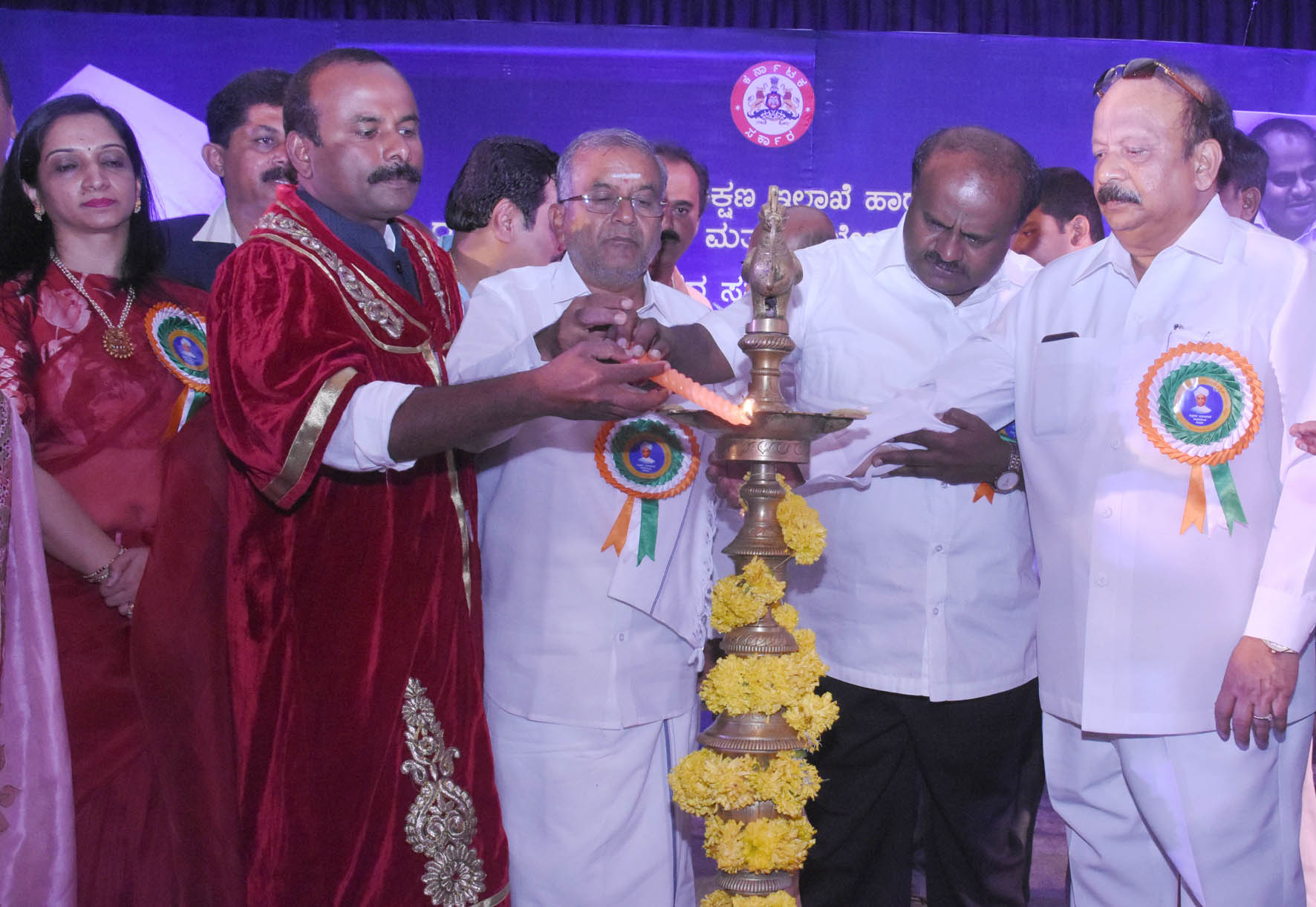 ಅನುದಾನ ರಾಜ್ಯದ್ದು, ಹೆಸರು ಕೇಂದ್ರದ್ದು: ಮುಖ್ಯಮಂತ್ರಿ ಕುಮಾರಸ್ವಾಮಿ