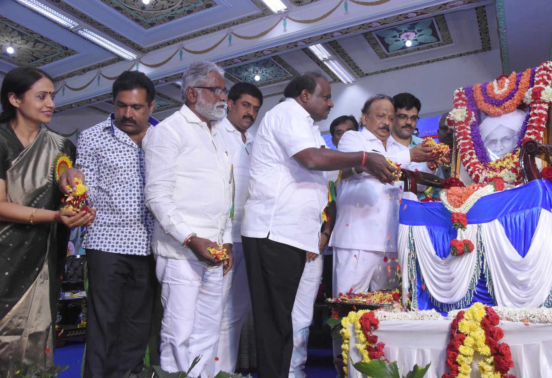 ಹೆಣ್ಣು ಮಕ್ಕಳು, ಶೂದ್ರರಿಗೆ ಶಿಕ್ಷಣದ ಅವಕಾಶ ಕಲ್ಪಿಸಿದ್ದು ಸಾವಿತ್ರಿಬಾಯಿ ಫುಲೆ: ಸಚಿವ ಎನ್.ಮಹೇಶ್