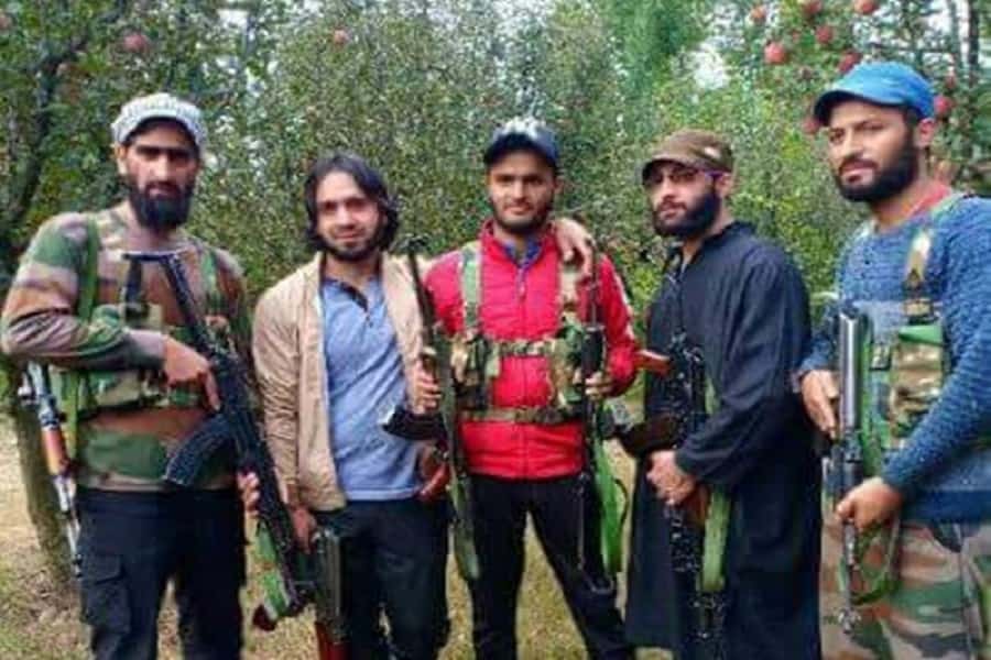 ಎಕೆ 47 ರೈಫಲ್‌ಗಳೊಂದಿಗೆ ಪರಾರಿಯಾಗಿದ್ದ ಎಸ್‌ಪಿಒ ಹಿಝ್ಬುಲ್ ಗುಂಪಿಗೆ ಸೇರ್ಪಡೆ