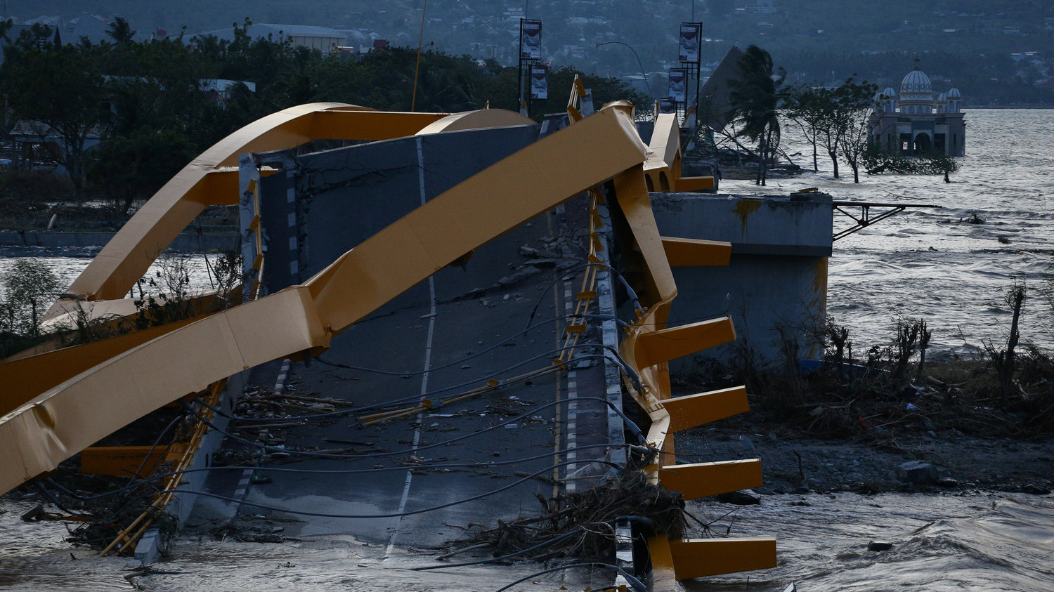 ಇಂಡೋನೇಶ್ಯ ಸುನಾಮಿ: ಮೃತರಿಗಾಗಿ ಸಾಮೂಹಿಕ ದಫನ ಭೂಮಿ