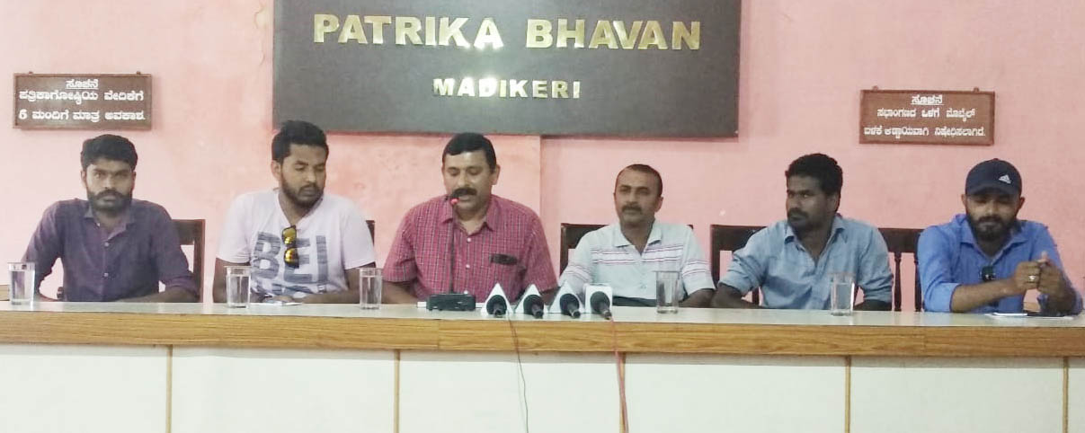 ದಸರಾ ಬಹುಭಾಷಾ ಕವಿಗೋಷ್ಠಿ ರದ್ದು: ಸಾಂಕೇತಿಕ ಪ್ರತಿಭಟನೆಗೆ ಮುಂದಾದ ಕವಿಗೋಷ್ಠಿ ಸಮಿತಿ