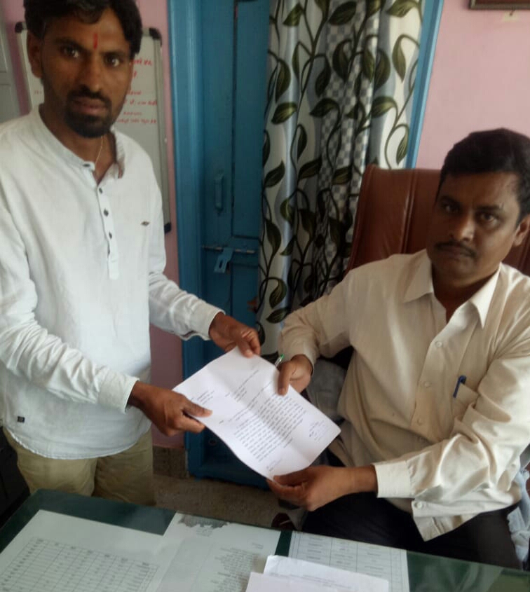 ಹನೂರು: ಹೆಚ್ಚುವರಿ ಶಿಕ್ಷಕರ ಪಟ್ಟಿಯಿಂದ ಕೈ ಬಿಡಲು ಮನವಿ