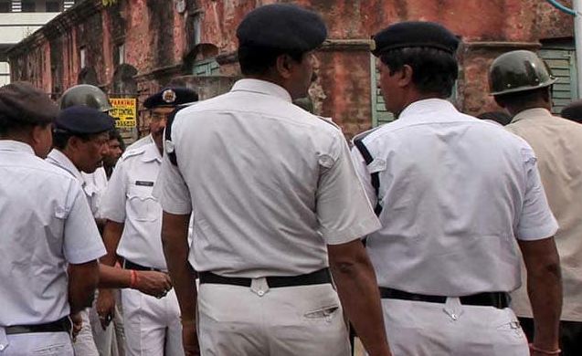 ಎಲ್‌ಜಿಬಿಟಿಕ್ಯೂ ಹೋರಾಟರನಿಗೆ ಕಪಾಳಮೋಕ್ಷ ಮಾಡಿದ ಪೊಲೀಸ್