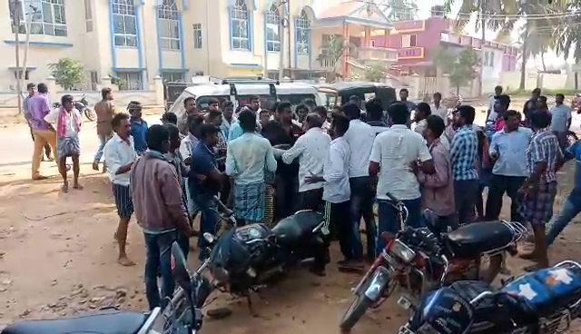 ನಾಗಮಂಗಲ: ಎರಡು ಗುಂಪುಗಳ ನಡುವೆ ಬಡಿದಾಟ; ಆಸ್ಪತ್ರೆಗೆ ದಾಖಲು