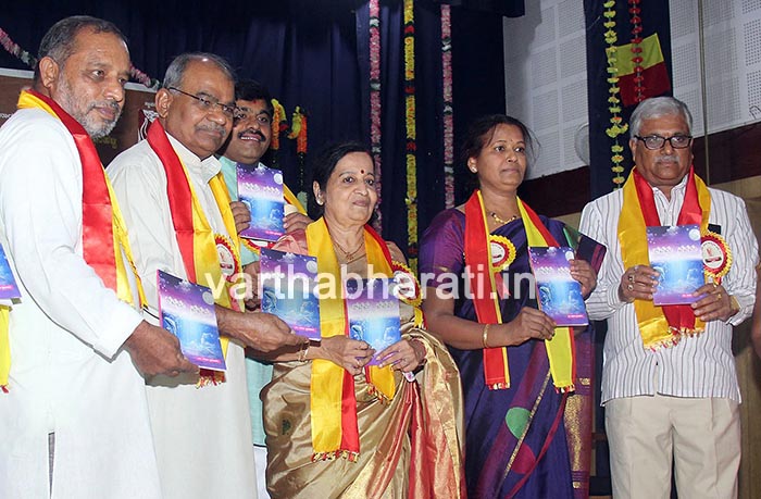 ಸಾವಿರ ರೂಪಾಯಿ ಕೊಟ್ಟರೆ ಡಾಕ್ಟರೇಟ್: ಪ್ರೊ.ಎಸ್.ಜಿ.ಸಿದ್ದರಾಮಯ್ಯ ಬೇಸರ