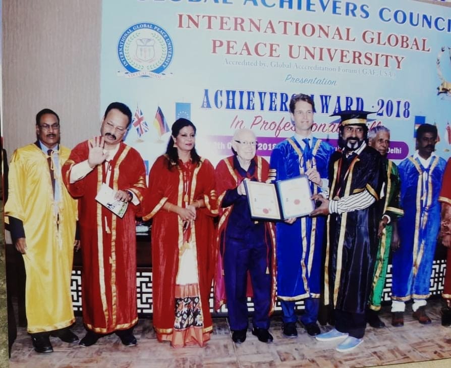 ಹಿರಿಯ ಕಲಾವಿದ ಶ್ರೀನಿವಾಸ್‌ಗೆ ಡಾಕ್ಟರೇಟ್