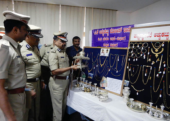 ಬೆಂಗಳೂರು:ಕಳವು ಪ್ರಕರಣ - ಐವರು ಆರೋಪಿಗಳ ಬಂಧನ