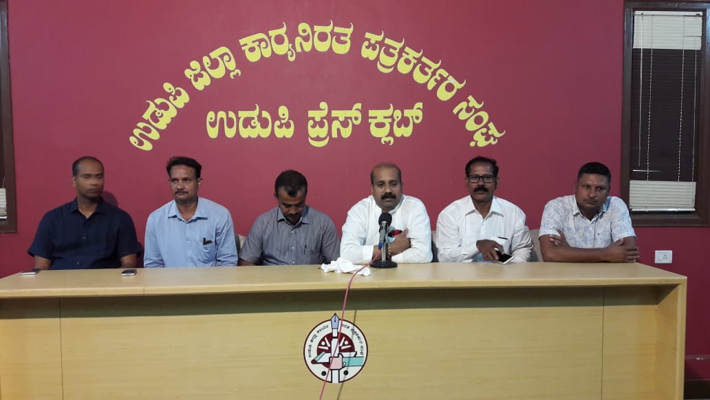 ಮರಳು ಸಮಸ್ಯೆ ಬಗೆಹರಿಸುವಂತೆ ಆಗ್ರಹ: ಅ.25ರಿಂದ ಅನಿರ್ಧಿಷ್ಟಾವಧಿ ಧರಣಿ