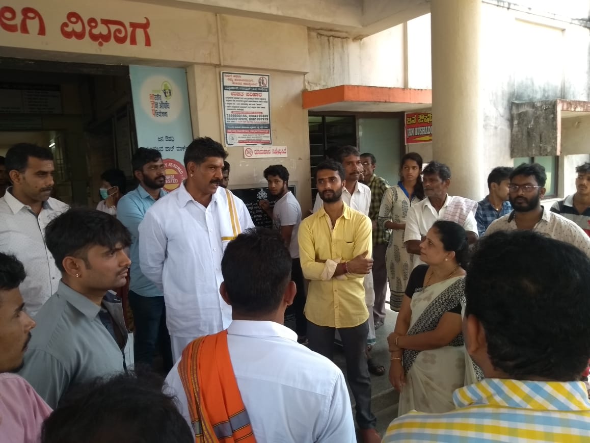 ಬೆಳ್ತಂಗಡಿ ಆಸ್ಪತ್ರೆಯಲ್ಲಿ ಸ್ವಚ್ಚತಾ ಕಾರ್ಯಕ್ರಮ: ಶಾಸಕ ವಿರುದ್ಧ ಕಿಡಿಕಾರಿದ ಮಹೇಶ್ ಶೆಟ್ಟಿ ತಿಮರೋಡಿ