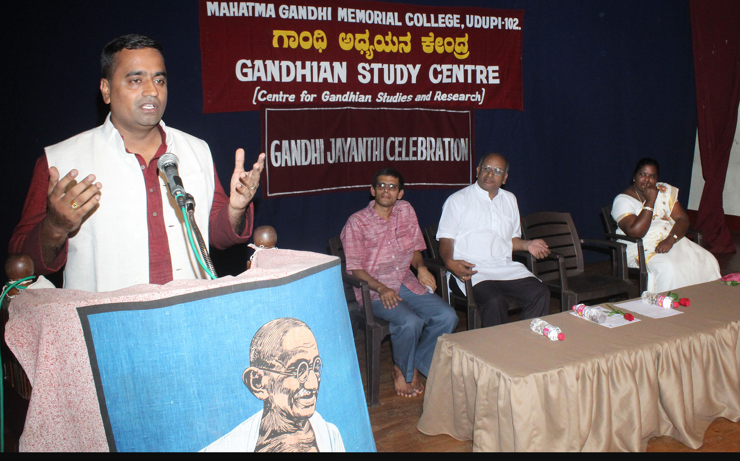 ಗಾಂಧಿಯನ್ನು ಅನುಭವಿಸಬೇಕೆ ಹೊರತು ವಿವರಿಸಲು ಆಗಲ್ಲ: ಡಾ.ನಂದಕಿಶೋರ್