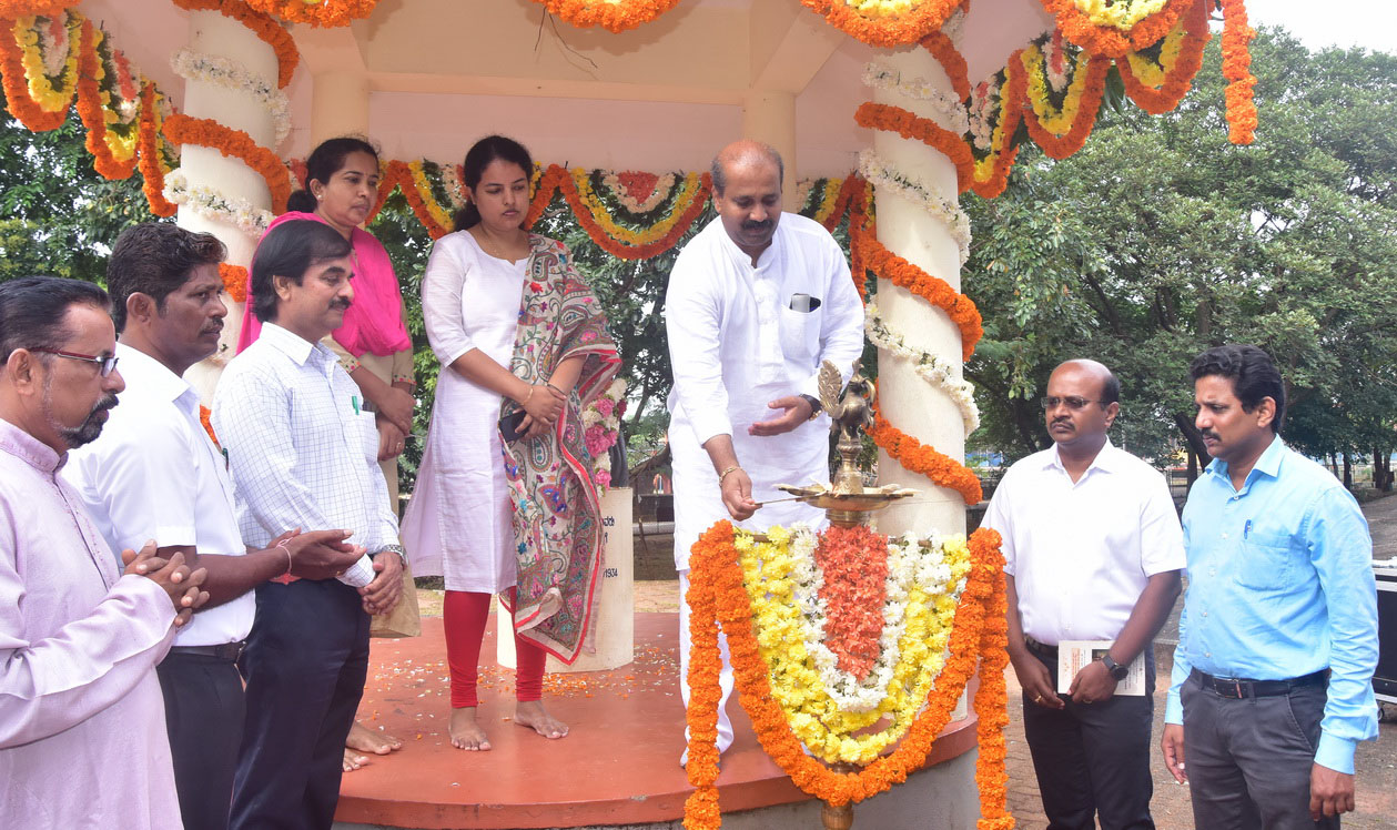 ನಾಗರಿಕರ ಮನಸ್ಥಿತಿ ಬದಲಾದರೆ ಪ್ಲಾಸ್ಟಿಕ್ ಮುಕ್ತ ಜಿಲ್ಲೆಯಾಗಲು ಸಾಧ್ಯ: ಜಿಲ್ಲಾಧಿಕಾರಿ ಪ್ರಿಯಾಂಕ