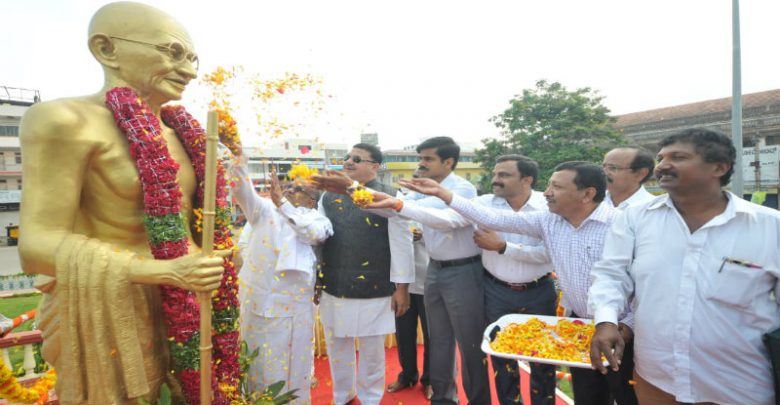 ಅಸ್ಪೃಶ್ಯತೆ ವಿರುದ್ಧ ಹಾಗೂ ಸಮಾನತೆಗಾಗಿ ಗಾಂಧೀಜಿ ಹೋರಾಟ ನಡೆಸಿದರು: ಸಚಿವ ಜಿ.ಟಿ.ದೇವೇಗೌಡ