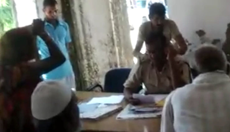 ಸಾರ್ವಜನಿಕರ ದೂರು ಸ್ವೀಕರಿಸುತ್ತಿದ್ದ ವೇಳೆ ಮಸಾಜ್ ಪಡೆಯುತ್ತಿದ್ದ ಎಎಸ್‍ಐ ಸಸ್ಪೆಂಡ್