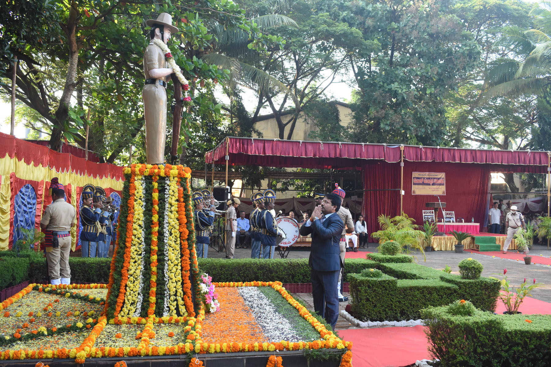 ಪೊಲೀಸರಿಂದ ಬದುಕುವ ಹಕ್ಕುಗಳ ರಕ್ಷಣೆ: ವೆಂಕಟೇಶ್ ನಾಯ್ಕ