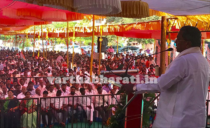 ನನಗೆ ಬೈದರೆ ಕುರುಬ ಸಮುದಾಯಕ್ಕೆ ಬೈದಂತೆಯೇ?: ಶ್ರೀರಾಮುಲುಗೆ ಸಿದ್ದರಾಮಯ್ಯ ಪ್ರಶ್ನೆ