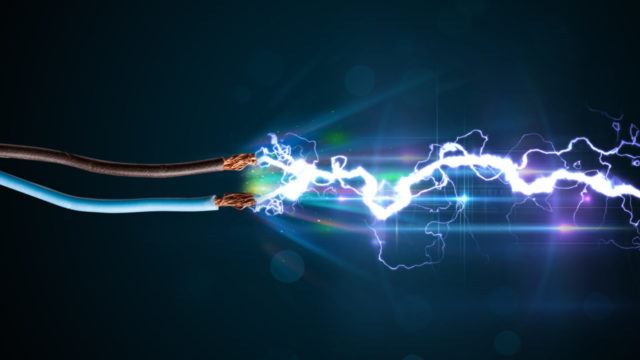 ಕುಡ್ತಮುಗೇರು : ವಿದ್ಯುತ್ ಆಘಾತ - ಇಬ್ಬರು ಕಾರ್ಮಿಕರು ಗಂಭೀರ