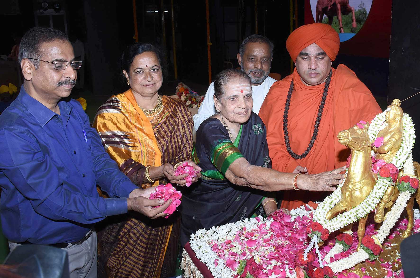 ರಾಣಿ ಚೆನ್ನಮ್ಮ, ಸಂಗೊಳ್ಳಿ ರಾಯಣ್ಣರ ಖಡ್ಗಗಳು ರಾಜ್ಯಕ್ಕೆ ಮರಳಿ ಬರಲಿ: ಜಯಮೃತ್ಯುಂಜಯ ಸ್ವಾಮೀಜಿ