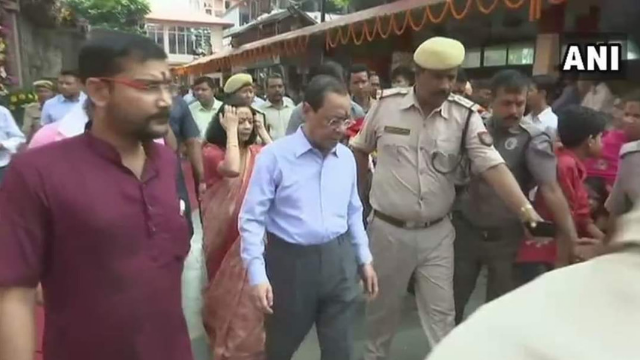 ಅಮಿತ್ ಶಾ ದೇವಸ್ಥಾನದಲ್ಲಿದ್ದ ಕಾರಣ ಸಿಜೆಐ ಗೊಗೊಯ್‌ರನ್ನು ತಡೆದರು !