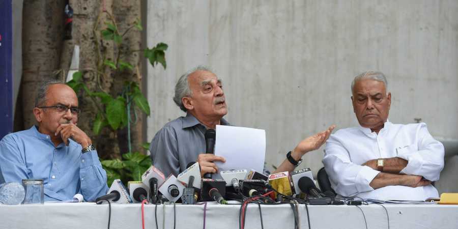 ರಫೇಲ್ ಡೀಲ್ ಬಗ್ಗೆ ಎಫ್ ಐಆರ್ ದಾಖಲಿಸುವಂತೆ ಕೋರಿ ಸುಪ್ರೀಂ ಮೆಟ್ಟಿಲೇರಿದ ಸಿನ್ಹಾ, ಶೌರಿ, ಭೂಷಣ್