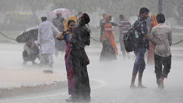 ರವಿವಾರ ಭಾರೀ ಮಳೆಯಾಗುವ ಸಾಧ್ಯತೆ: ಕೇರಳದ 3 ಜಿಲ್ಲೆಗಳಲ್ಲಿ ‘ರೆಡ್ ಅಲರ್ಟ್’ ಘೋಷಣೆ